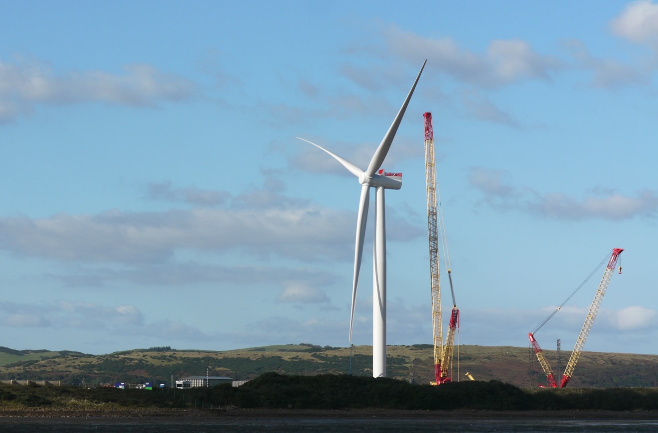 Latest Siemens wind turbine installed at SSE in the UK: hunterston-sse-siemens-6mw2.jpg