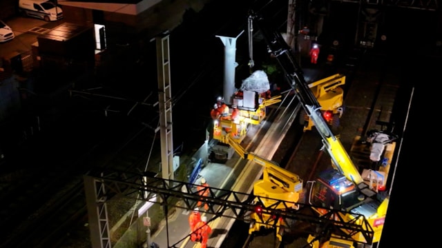 Night-time shot of signalling gantry renewal Easter 2026: Night-time shot of signalling gantry renewal Easter 2026
