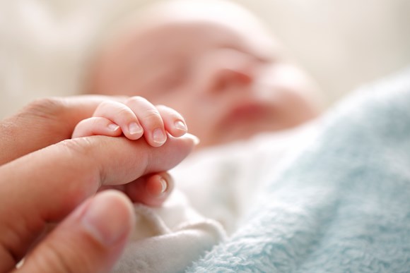 Major new study assesses changes to midwifery models of care in England: GettyImages-905836972