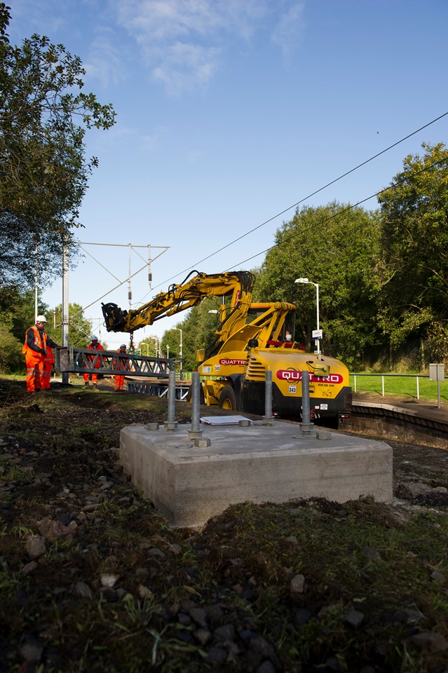Paisley Canal electrification: Engineers working to deliver the new infrastructure