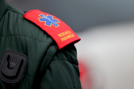 Research para epaulette