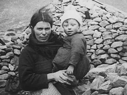 0418 Woman and child St Kilda 1928