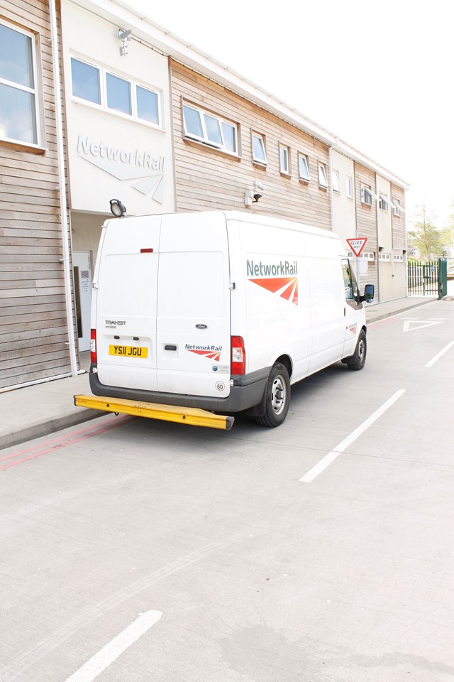 Van (3)