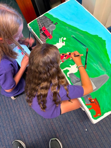 Panting benches in school