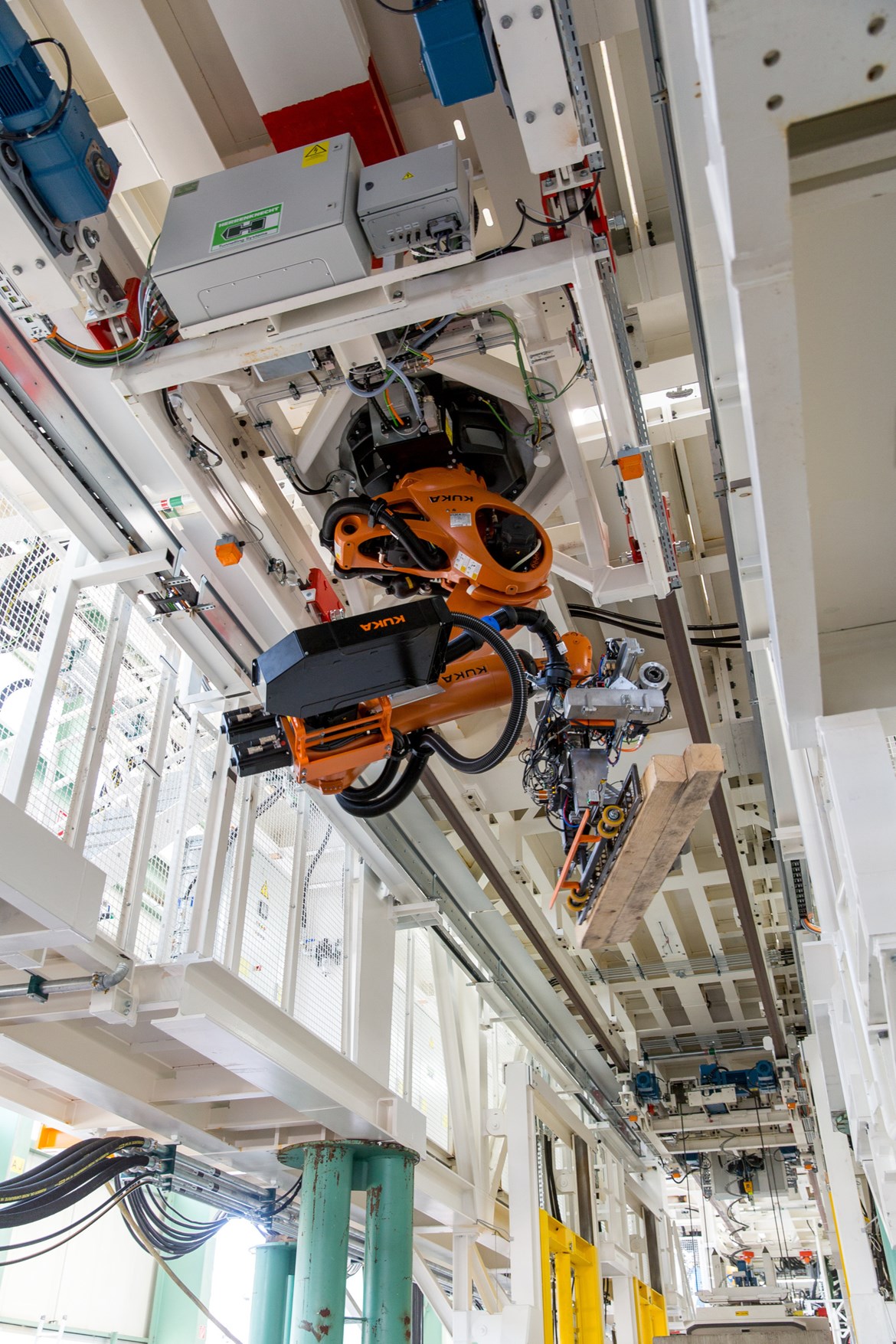 HS2 boosts safety and efficiency with innovative robot for Chiltern tunnelling machines: Krokodyl  robot onboard HS2's TBMs November 2020
