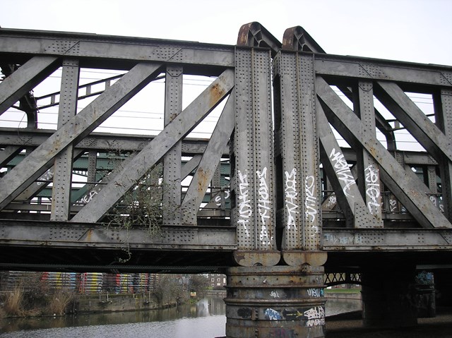 Bridge over River Lea 2: Bridge to get a makeover