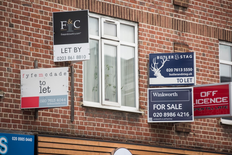 To let signs in Hackney
