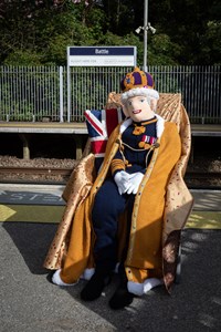 Southeastern is getting into the Coronation spirit by decorating stations across the region - and not just with bunting.: KnittedKing 