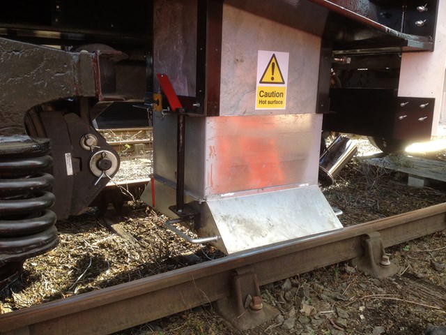 Hot air blower used to defrost tracks and junctions