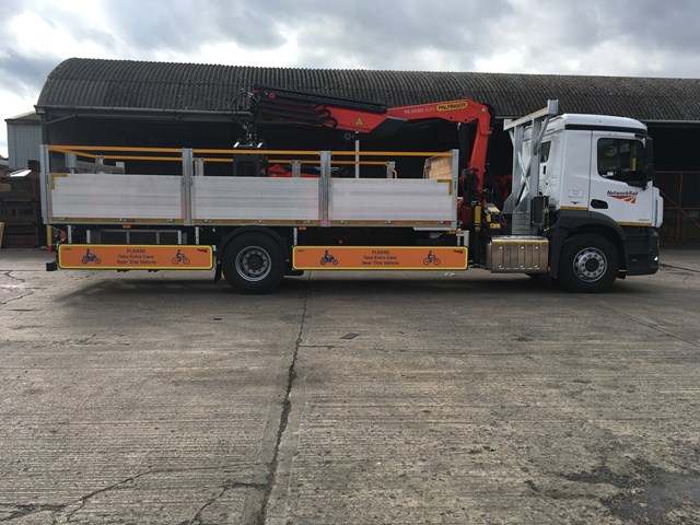 32t beavertail lorry: Road fleet vehicle, Route Services