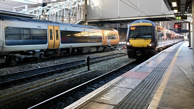 Birmingham New Street signal and platform 2