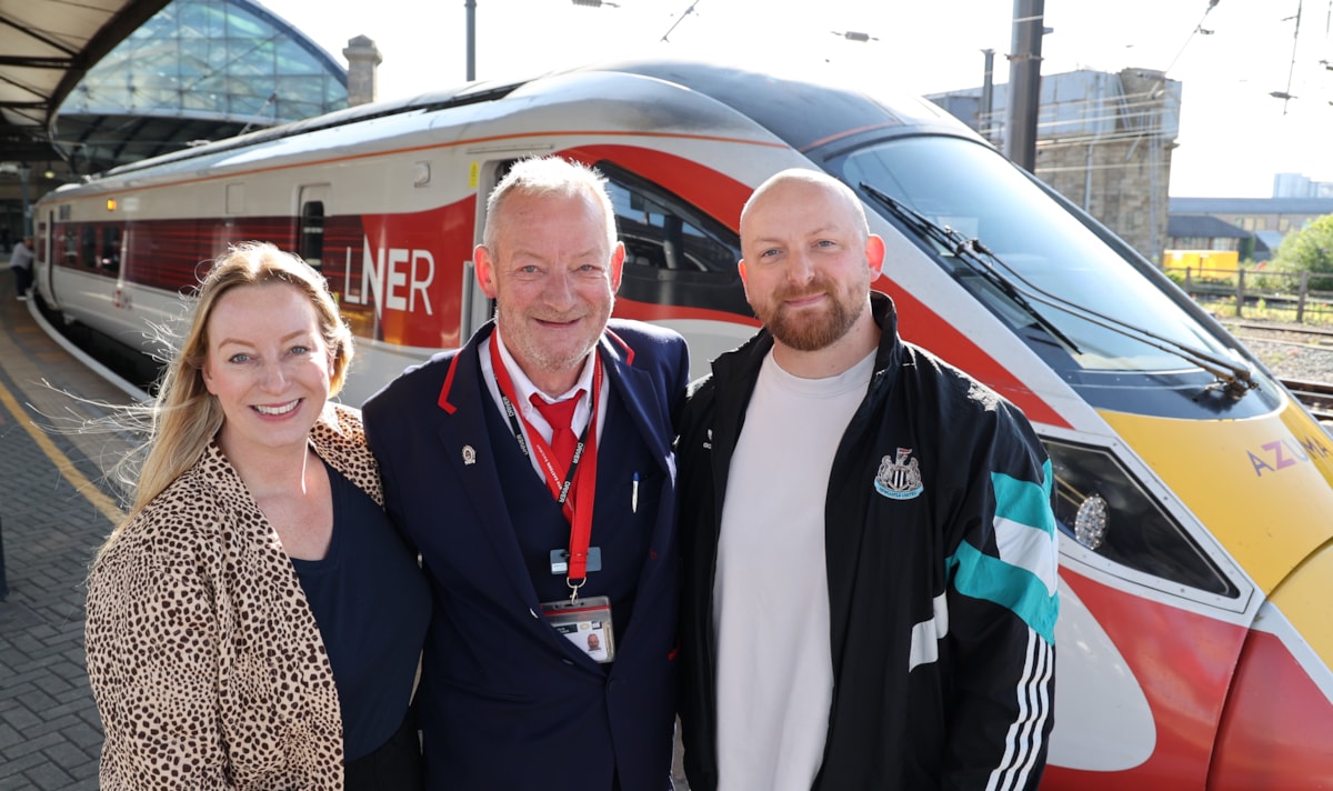 mick-ingledew-with-his-daughter-lisa-and-son-david-at-newcastle-station-lner