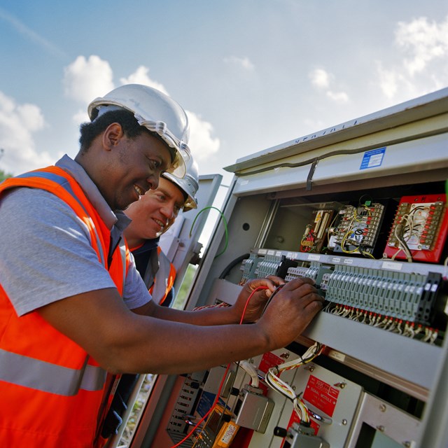 Reading rail depot opens its doors to showcase education and career opportunities in engineering: telecomms-2