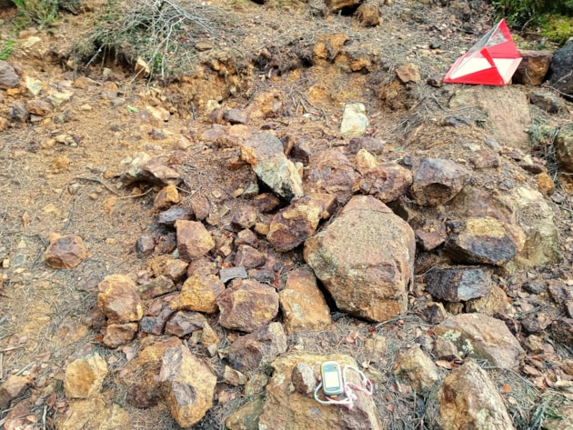 Evidence of mineral collecting at Talnotry Mine SSSI © Colin MacFadyen/NatureScot: Evidence of mineral collecting at Talnotry Mine SSSI © Colin MacFadyen/NatureScot