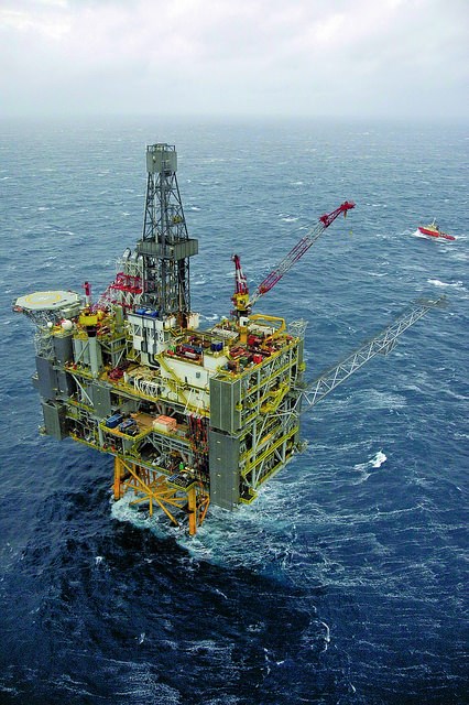 Scotland oil and gas image