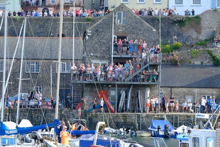 Hundreds of people on Harbour watching The Waverely