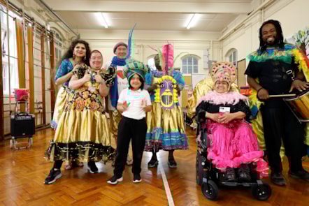 Randal_Cremer_Paracarnival