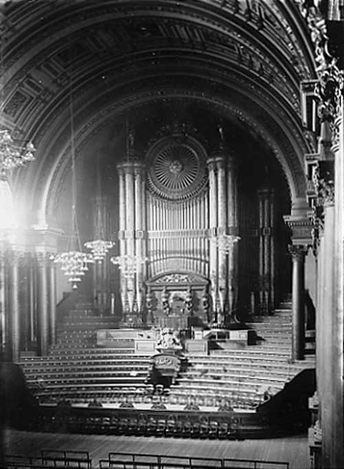 Leeds Town hall organ recital: The Leeds Town Hall organ in 1890. Credit Leeds Libraries and Information Service.