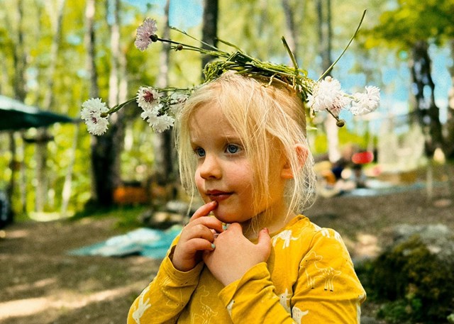 Pic 1 - Winner of the Scottish Forestry Early Years’ Trophy - Bushcraft Bairns, Comrie Croft, Perthshire