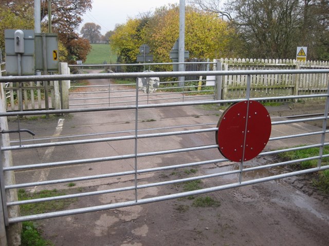 Barthomley level crossing 2