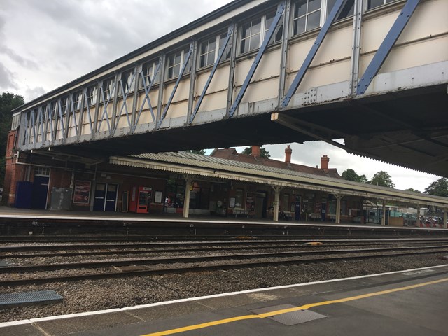 Current Newbury station footbridge looking west from platform 3