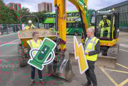 Cllr Carlill (left) with Simon Carlisle