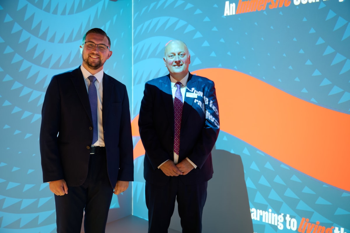 Left to right: Connor Naismith, MP for Crewe and Nantwich, and Andy Mellors, Managing Director at Avanti West Coast, at the official opening of Avanti West Coast's immersive learning space