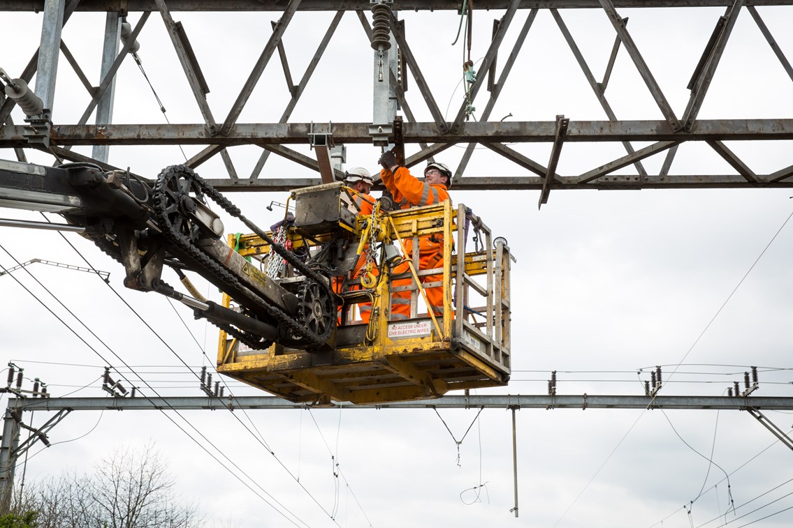 Chadwell Heath - overhead line upgrades Easter 2015 05