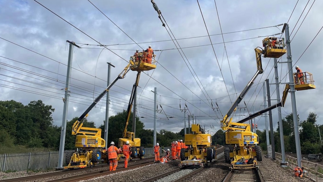 Passengers advised of rail improvement work affecting Midland Main Line journeys over several weekends: Wiring work on Midland Main Line - Network Rail