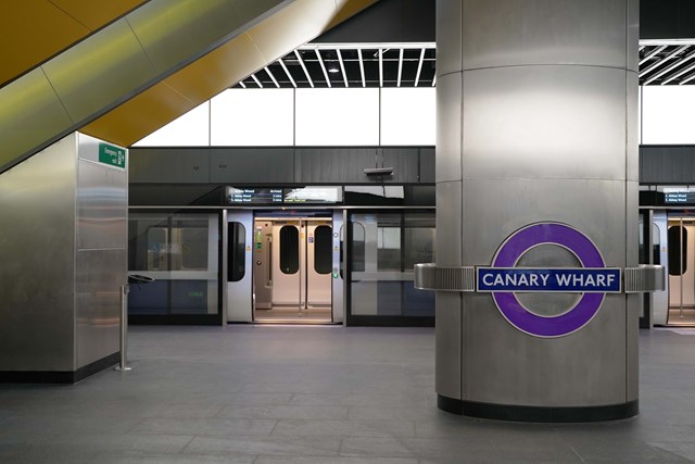 TfL Image - Canary Wharf Elizabeth line station transfers to TfL - platform