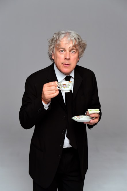 Alan Davies - Think Ahead tour - main image - photocredit,