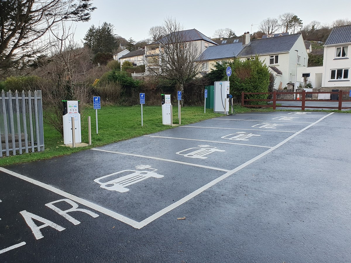 Amroth electric vehicle charger - Gwefrydd cerbydau trydan Amroth