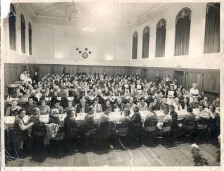 dininghallbreakfastin1938consistedofabowlofporridgeasliceofbreadaninchthickandasliceofspamcrditaccessallareas.jpg
