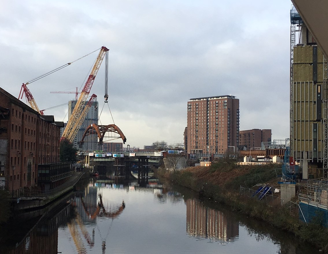 Centrepiece of Great North Rail Project takes its place: Ordsall Chord arch being lifted into place
