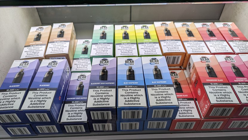 Warning of the dangers of illegal vapes as thousands seized in city crackdown: Vape pic 1