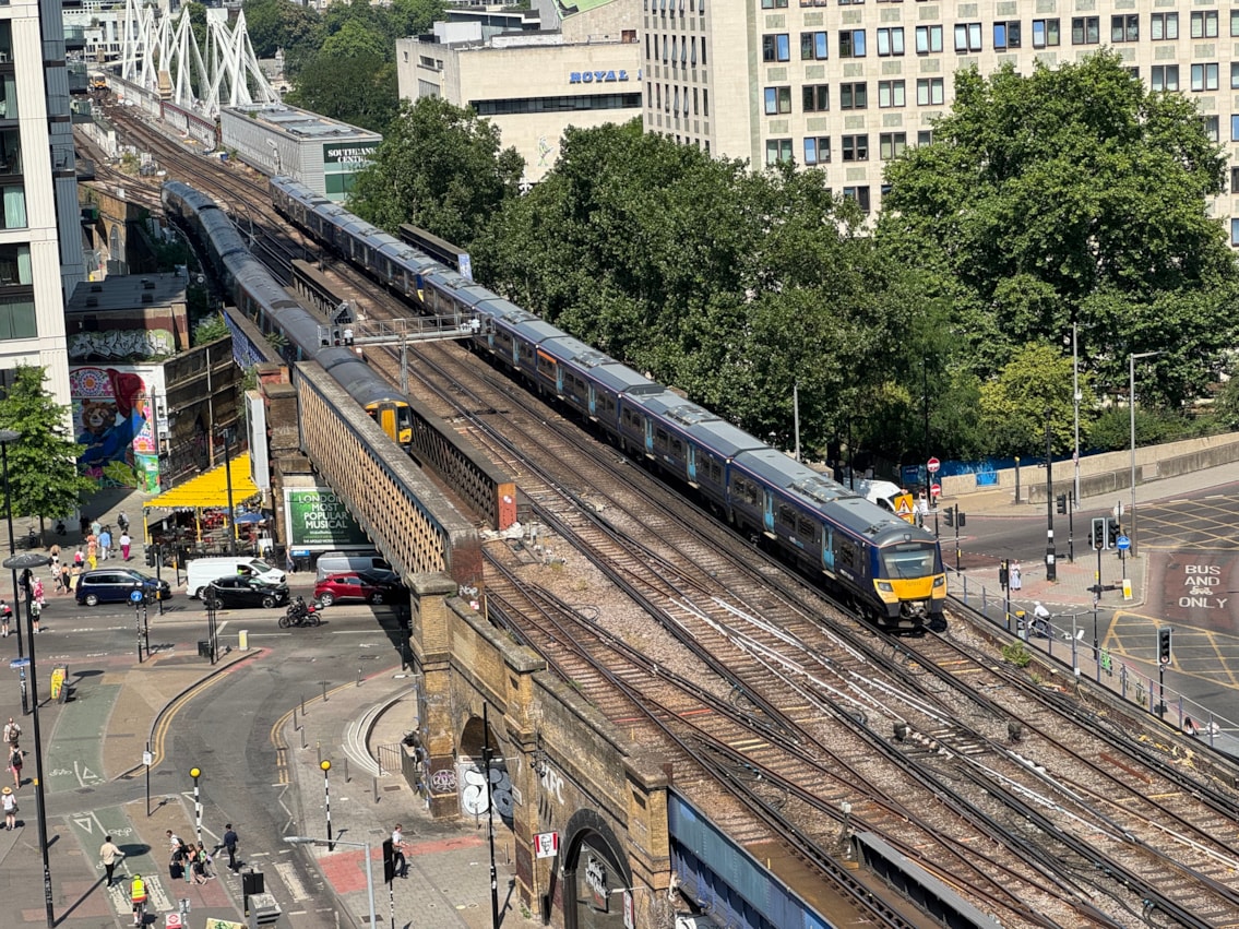 Services running between Charing Cross and Waterloo East