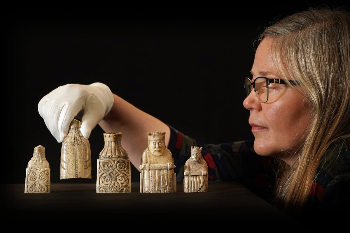 Dr Alice Blackwell with some of the Lewis chess pieces. Copyright Stewart Attwood (12)