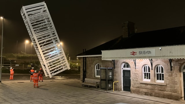 St Erth footbridge image