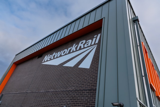 External sign Guide bridge depot: External sign Guide bridge depot