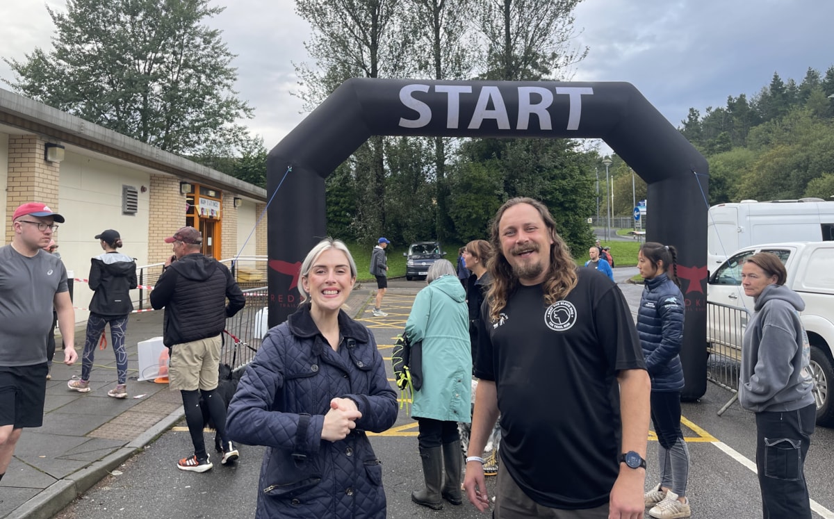 MMHEY Sarah Murphy at start of Beat the Black Dog run