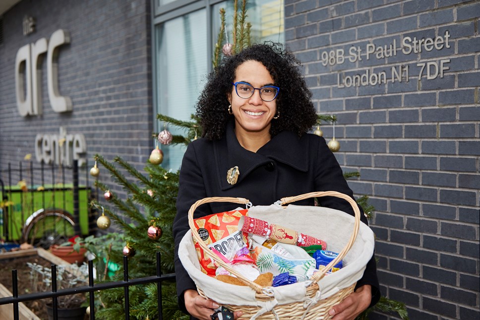 Cllr Kaya Comer-Schwartz holding a hamper-2