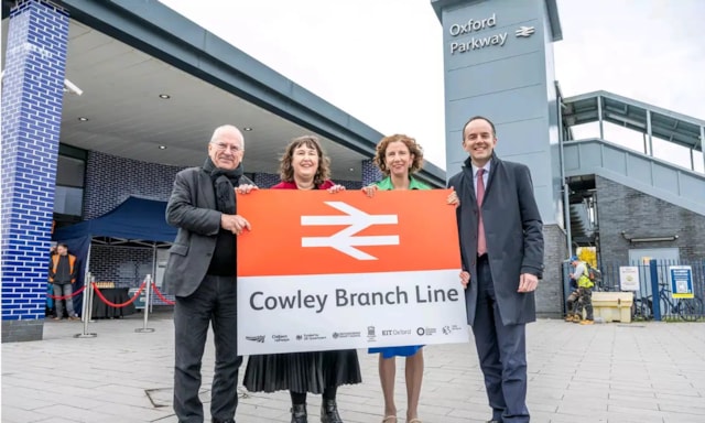 (L-R) Lord Hendy, Minister of State for Rail; Cllr Susan Brown, leader of Oxford City Council; Anneliese Dodds, MP for Oxford East; James Murray MP, Chief Secretary to the Treasury, at Cowley Branch Line announcement 23/10/25