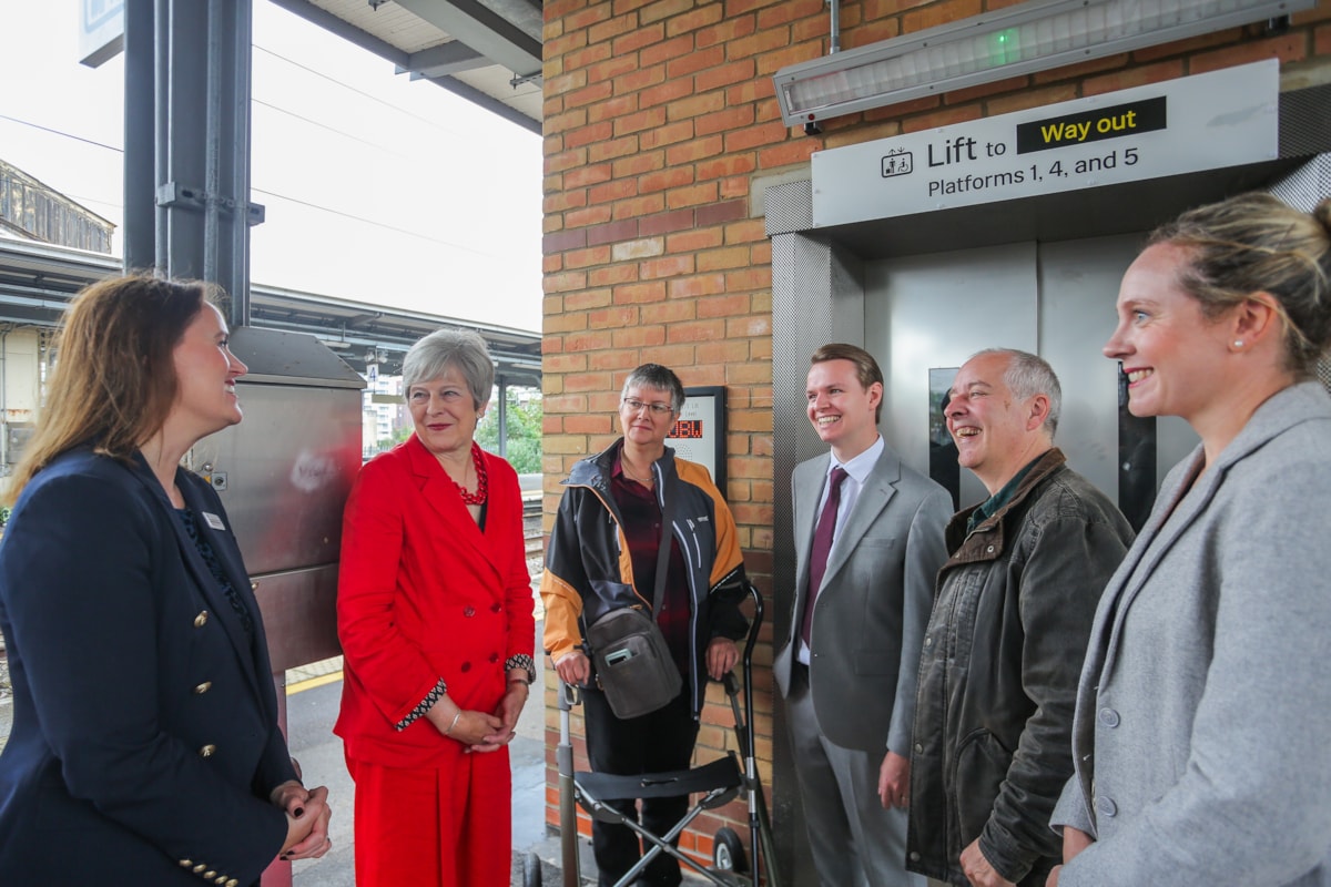 SWNS GWR MAIDENHEAD 10