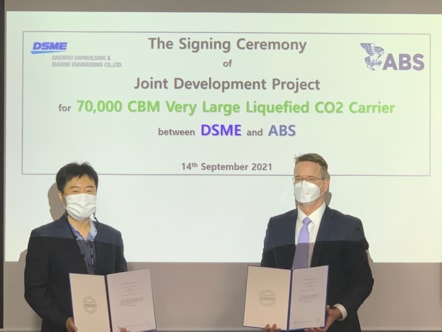 Nuno Kim, DSME Director, Head of Ship Basic Design Division and Darren Leskoski, ABS Regional Vice President, North Pacific Business Development 