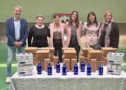 Walter Tavecchia (Sodexo) , Assessore alla Scuola Silvia Pellitta, Dirigente scolastico Nicolina Giuseppina Lo Verde, Veronica, Federica, Sindaca di Casarile Silvana Cantoro: Walter Tavecchia (Sodexo) , Assessore alla Scuola Silvia Pellitta, Dirigente scolastico Nicolina Giuseppina Lo Verde, Veronica, Federica, Sindaca di Casarile Silvana Cantoro