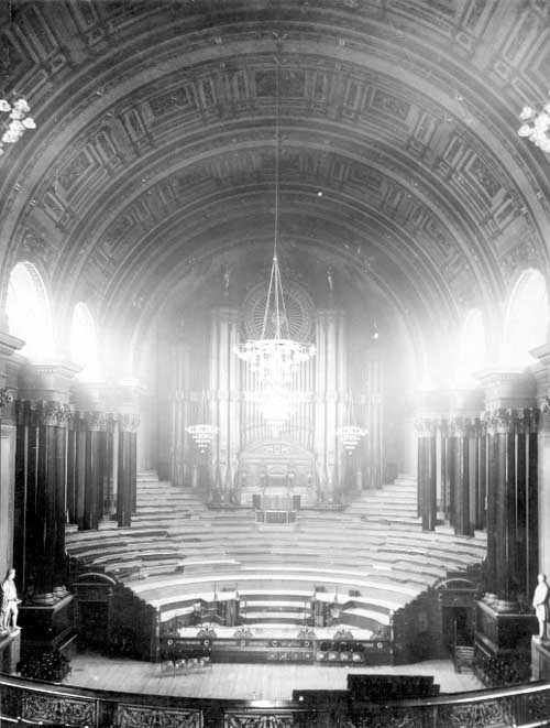 Leeds Town Hall organ recital: The Leeds Town Hall organ as it was in 1925. Credit Leeds Libraries and Information Service.
