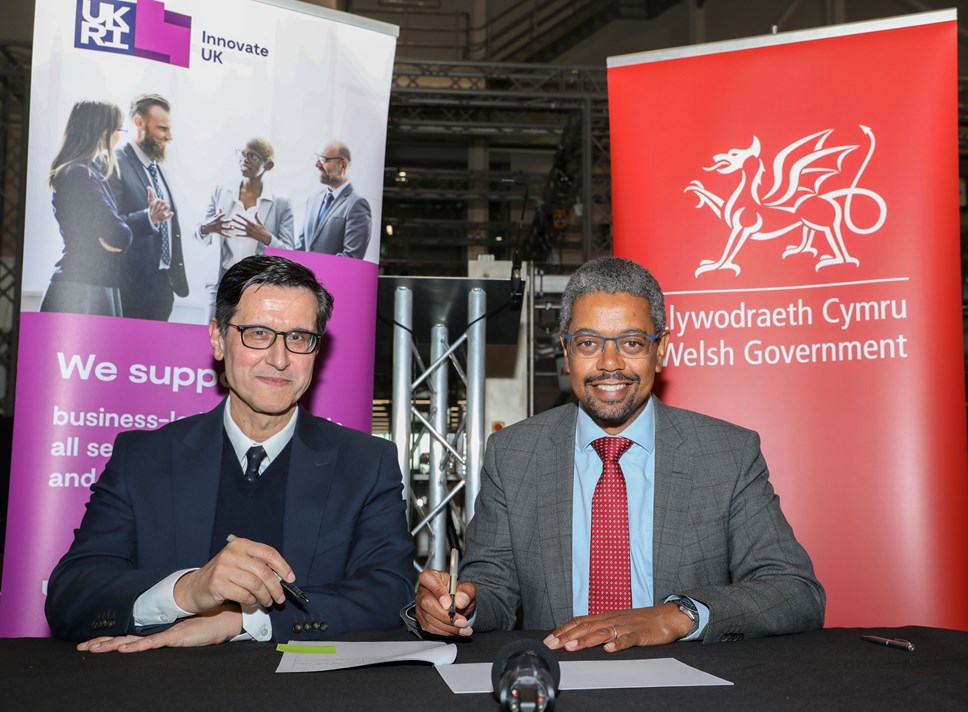 Indro Mukerjee, CEO of Innovate UK and Vaughan Gething, Welsh Government Economy Minister-2