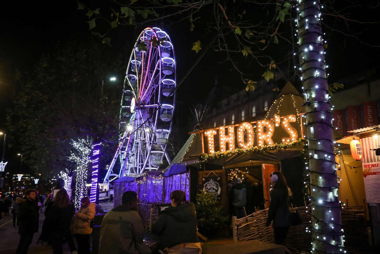 THOR'S, Wheel of Light - Sarah Zagni Photography: In Victoria Gardens visitors can find THOR'S Tipi and the 110ft Wheel of Light. Photo credit: Sarah Zagni