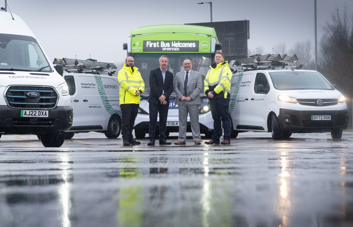 Robert Thorburn, Openreach Scotland's Partnership Director (second from left) & Graeme Macfarlan, First Bus Scotland's Commercial Director (second from right)