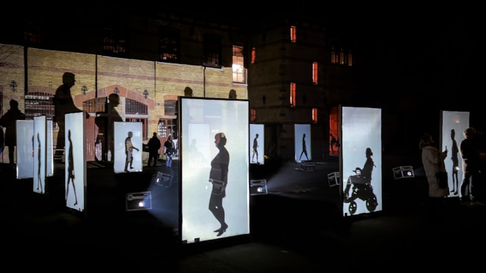 PERPETUUM - Katja Heitmann (c) Sander van der Schaaf 5: For the piece Motus Mori PERPETUUM, Katja Heitmann has created an immersive and deeply moving video installation, where the movements of 12 people from Leeds are projected on a monumental scale.